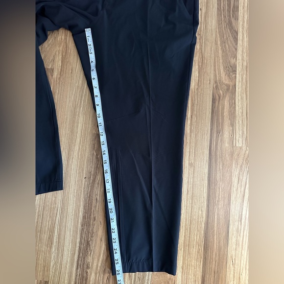 Fabletics The Only Pants Classic Fit Men’s Business Casual Black Size 34x32 - Picture 13 of 16